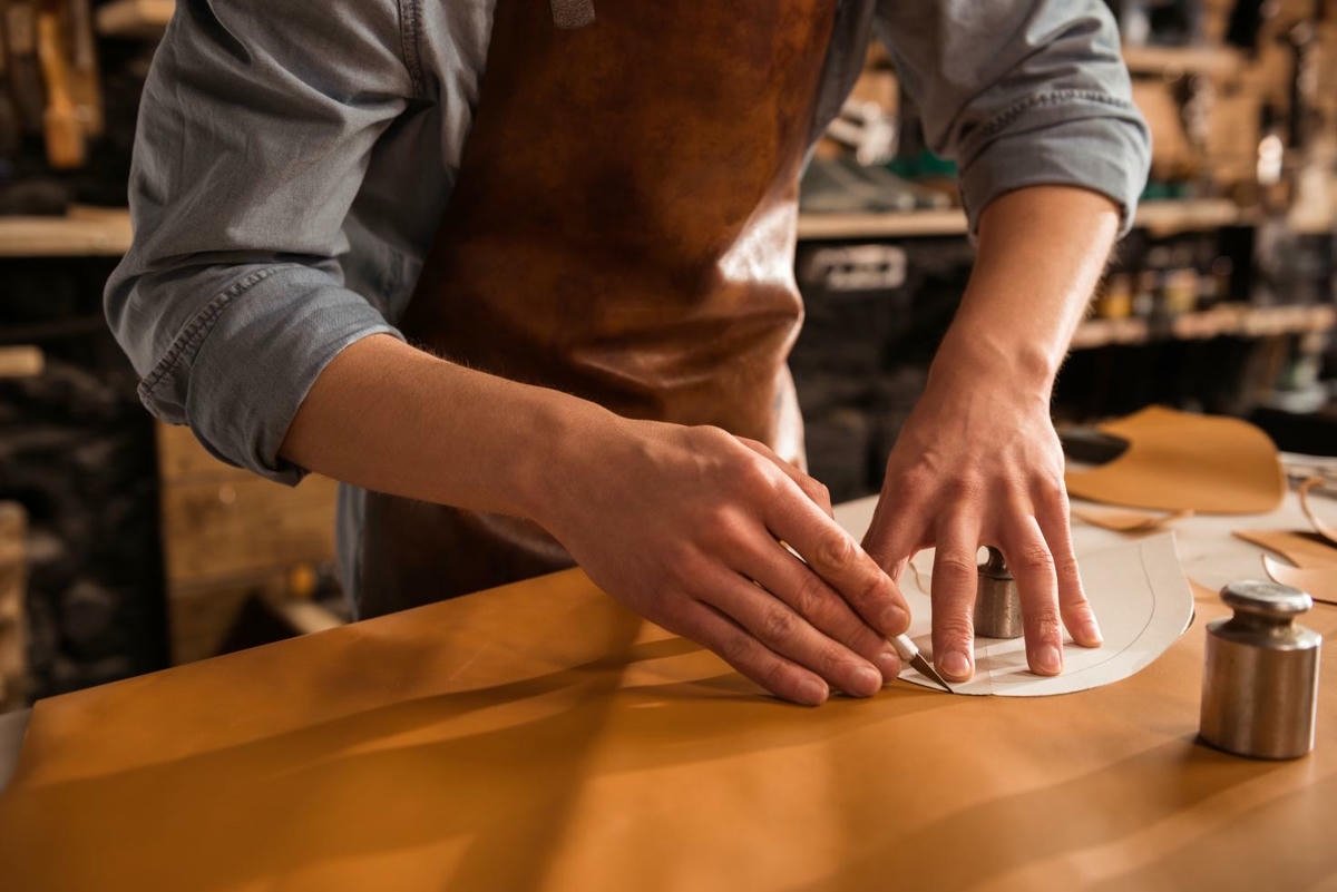 embossing-finishing-silicone-leather-surface